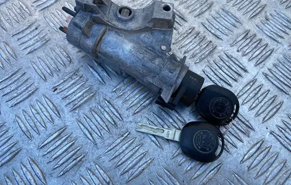 Skoda Fabia Mk2 (5J) Ignition lock 4B0905851C