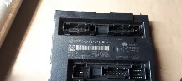 Audi A4 S4 B8 8K Comfort/convenience module 8k0907064JG