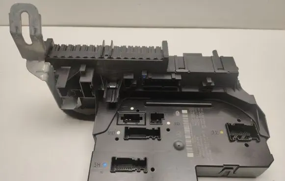Mercedes-Benz C W204 SAM control unit A2049060105