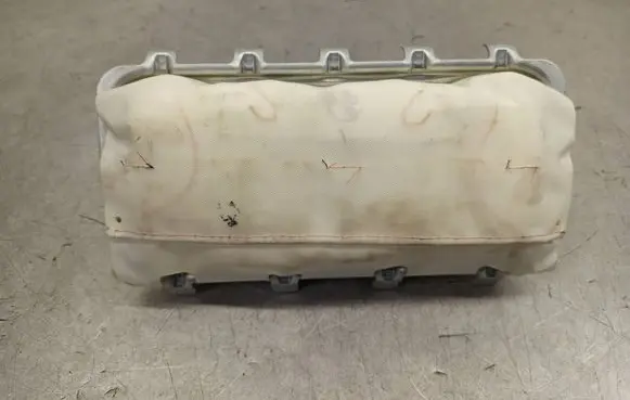 Ford Puma Passenger airbag R1TBA044A74AB A028W101B