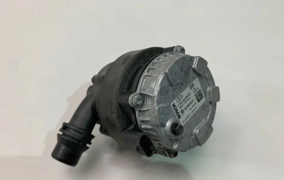 BMW 3 F30 F35 F31 Electric auxiliary coolant/water pump 8638239