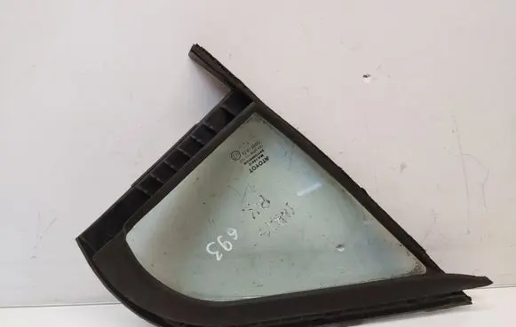 Toyota Yaris Front door vent window glass four-door 682160D050
