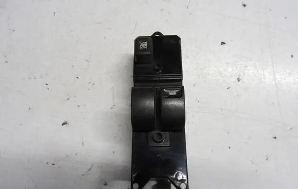 Mitsubishi Colt Electric window control switch 8608A180 C8DD462M