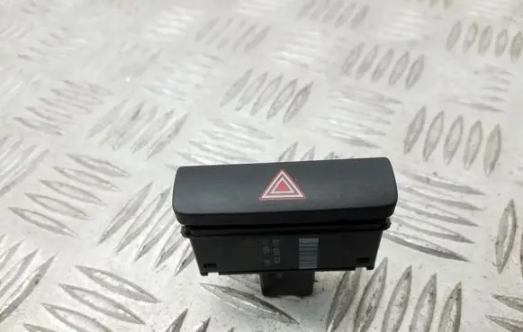 Volkswagen PASSAT B7 Hazard light switch 3AA953509