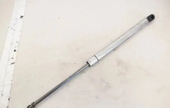 Volkswagen Jetta V Tailgate/trunk strut/damper