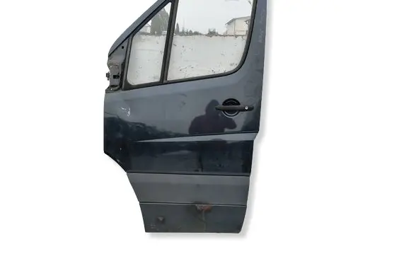 Mercedes-Benz Sprinter W906 Front door 