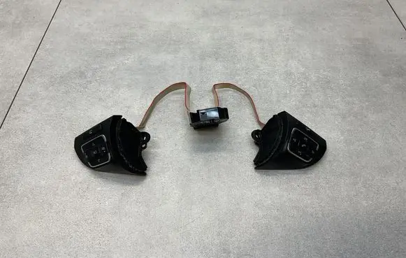 Volkswagen Tiguan Steering wheel buttons/switches 5C0959538A