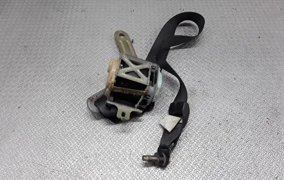 Nissan Maxima A34 Front seatbelt