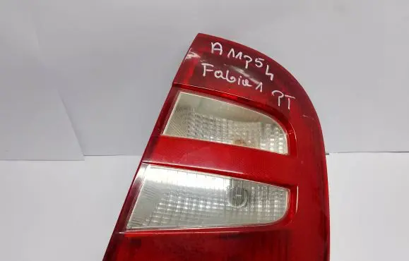 Skoda Fabia Mk1 (6Y) Rear/tail lights 6Y6945096B