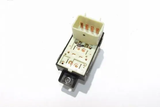 Chevrolet Captiva Electric window control switch