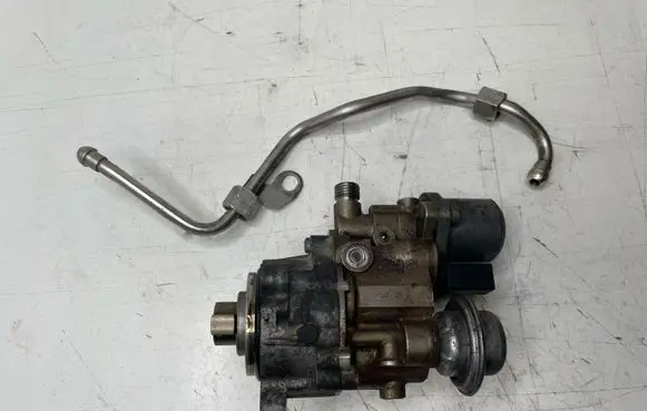 BMW 3 E92 E93 Fuel injection high pressure pump 7613933