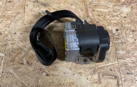 Audi A6 S6 C5 4B Rear seatbelt 20067250C