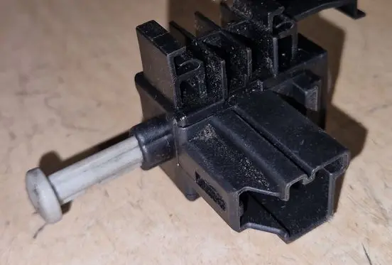 Volvo V70 Clutch pedal sensor 6G9T11A152AA