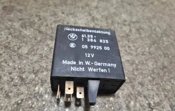 BMW 5 E34 Other control units/modules 05992500 61351384825