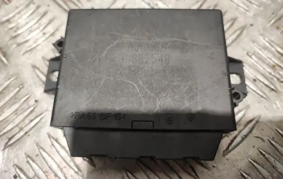 Volvo V70 Parking PDC control unit/module 30682548