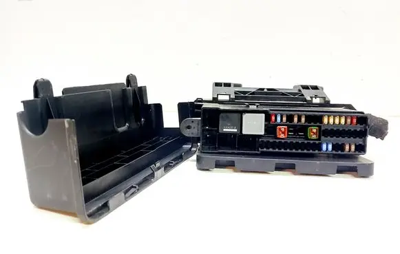 Volvo V40 Fuse module 30659177