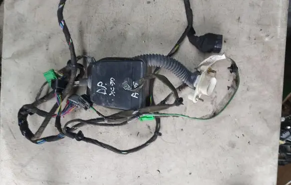 Volvo XC90 Front door wiring loom 8697913 104448