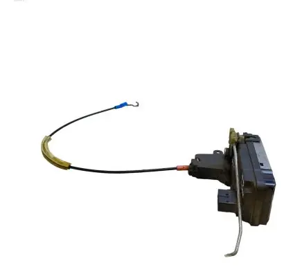 Opel Zafira B Rear door lock 13210739