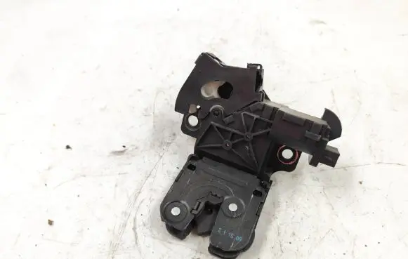 Audi A3 S3 8P Tailgate/trunk/boot lock/catch/latch 8P4827505C