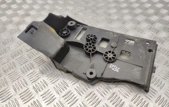 Land Rover Discovery 3 - LR3 Battery tray DWM500021