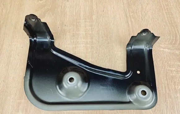 BMW X6 G06 Fender mounting bracket 7418219