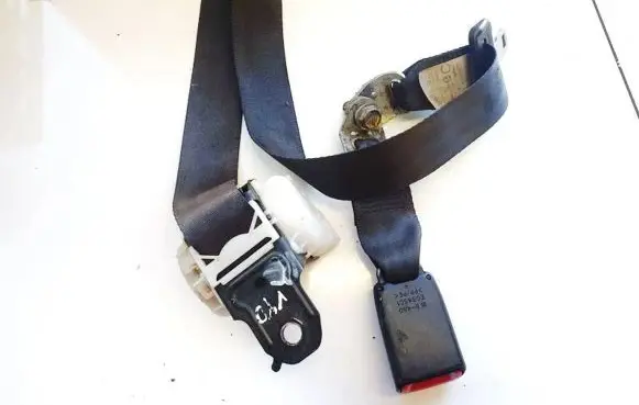 Middle seatbelt (rear)