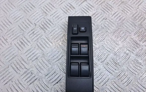 Toyota Corolla Verso AR10 Electric window control switch 848200F030 742320F010B0