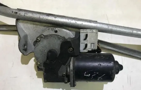 BMW 3 E36 Wiper motor