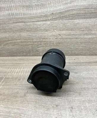 Volkswagen Golf IV Mass air flow meter 074906461