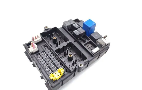 Jeep Grand Cherokee (WJ) Fuse module 56038406AM P56038406AM TQH3892Q8K1