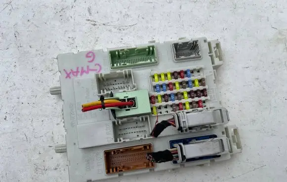 Ford Grand C-MAX Fuse module AV6T9A340AAA F1FT14A073ED DM5T14014NYE
