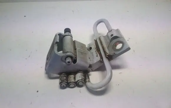 Audi A4 S4 B6 8E 8H Front door lower hinge 8E0831412