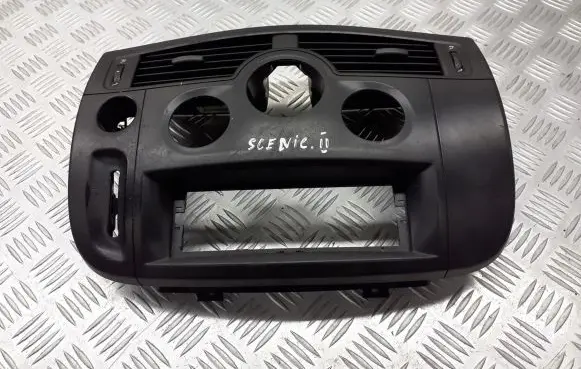 Renault Scenic II - Grand scenic II Radio/GPS head unit trim 8200140713