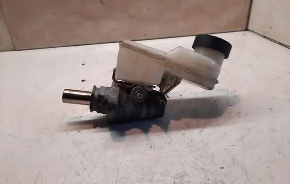 Toyota Yaris Master brake cylinder