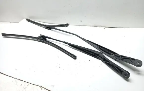 Volkswagen Golf V Front wiper blade arm 1K1955409