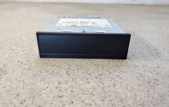 Skoda Octavia Mk4 Navigation unit CD/DVD player 5E3035816E33 5E3035816E