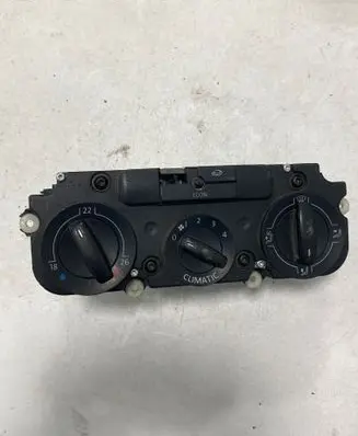 Volkswagen PASSAT B5 Climate control unit 1J0820045G