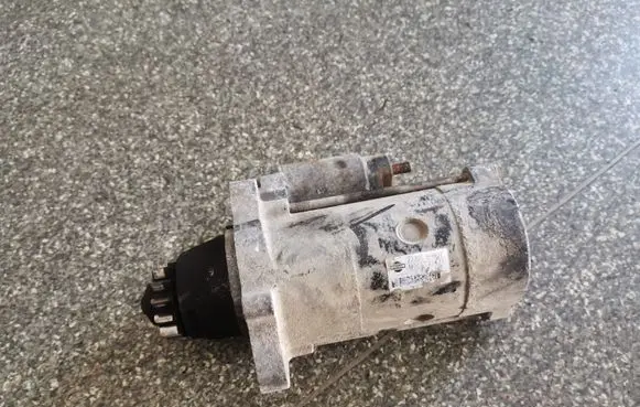 Nissan Primera Starter motor 233008H801