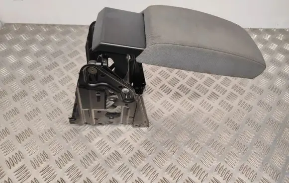 Skoda Octavia Mk2 (1Z) Armrest 1Z0864207