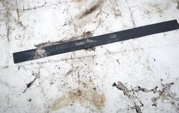 Volkswagen PASSAT B4 Front door trim (molding) 3A0853515A
