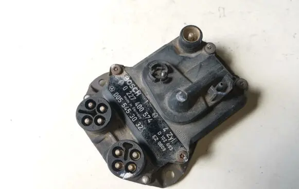 Mercedes-Benz 190 W201 Ignition amplifier control unit 0227400574 0055453032