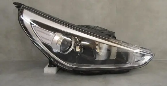 Hyundai i30 Headlight/headlamp 92102-G4020