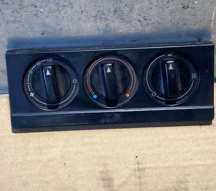 Audi 80 90 S2 B4 Climate control unit 893819073B