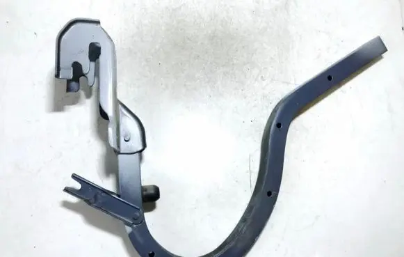 Hyundai XG Tailgate/trunk/boot hinge