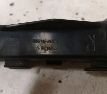 Hyundai Santa Fe Front bumper mounting bracket 865162B000