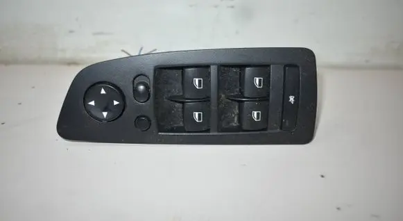BMW 1 E81 E87 Electric window control switch 6970216