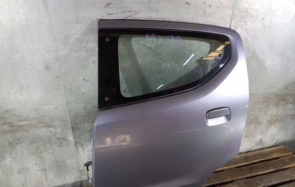 Nissan Pixo Rear door