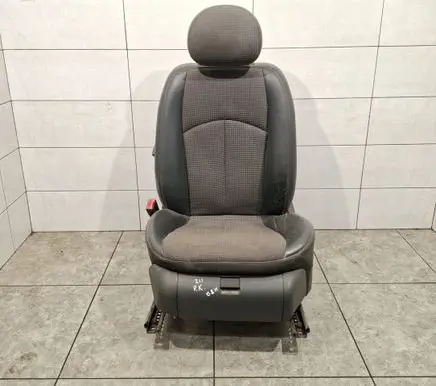 Mercedes-Benz E W211 Front driver seat A2118602169