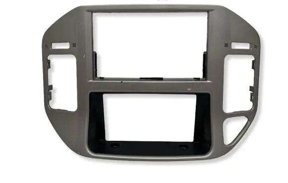 Mitsubishi Pajero Radio/GPS head unit trim MR456373
