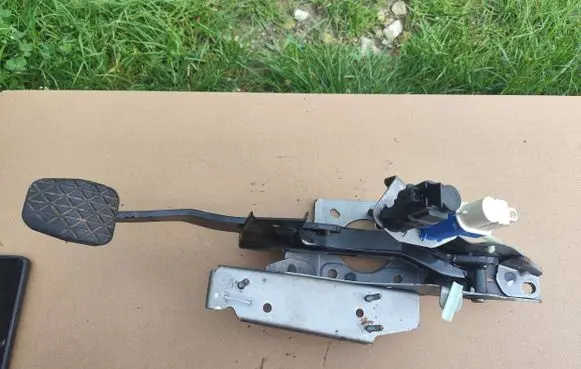 Mazda 3 II Brake pedal 5FBP5F 091202